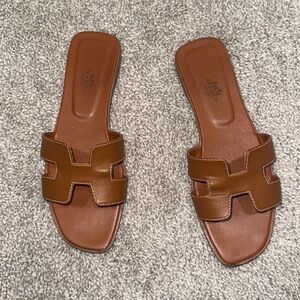 HERMES CAMEL SLIDES